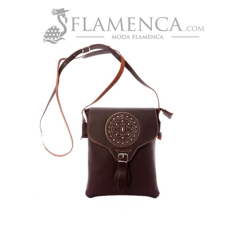 Bolso-bandolera de señora en piel cruzado marrón con fondo blanco