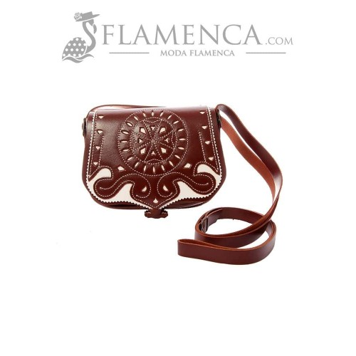 Bolso-bandolera de señora en piel picado engrasado marrón con fondo blanco