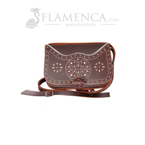 Bolso-bandolera de señora en piel marrón engrasado con fondo blanco