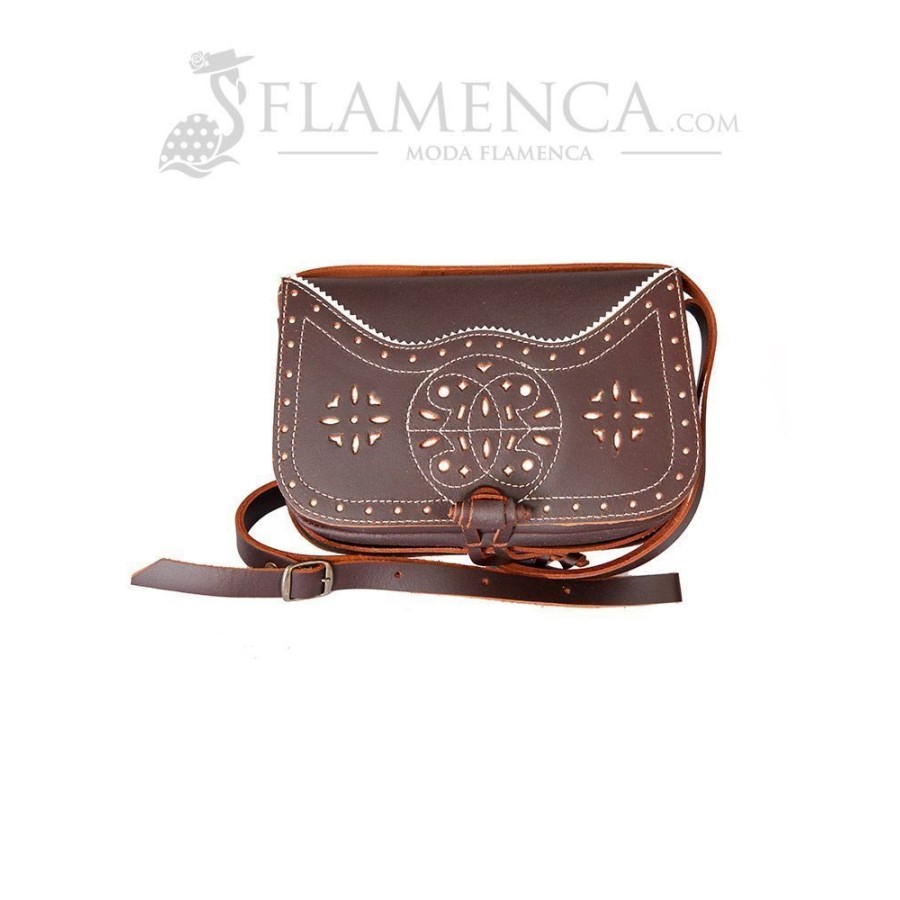 Bolso-bandolera de señora en piel marrón engrasado con fondo blanco