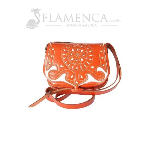 Bolso-bandolera de señora en piel picado cuero con fondo blanco