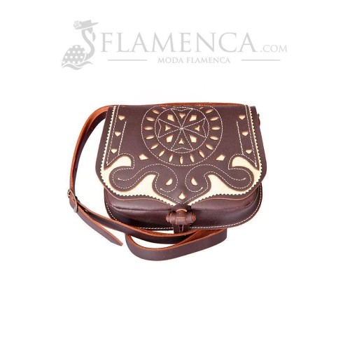 Bolso-bandolera de señora en piel picado marrón engrasado con fondo beige