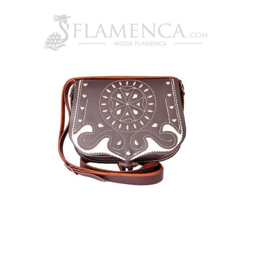 Bolso-bandolera de señora en piel picado marrón engrasado con fondo blanco