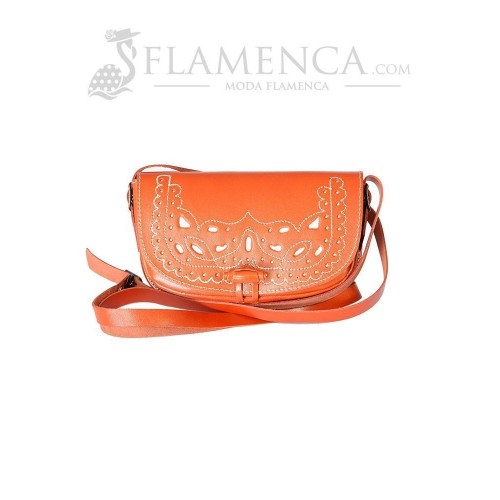 Bolso-bandolera de señora en piel picado cuero con fondo blanco