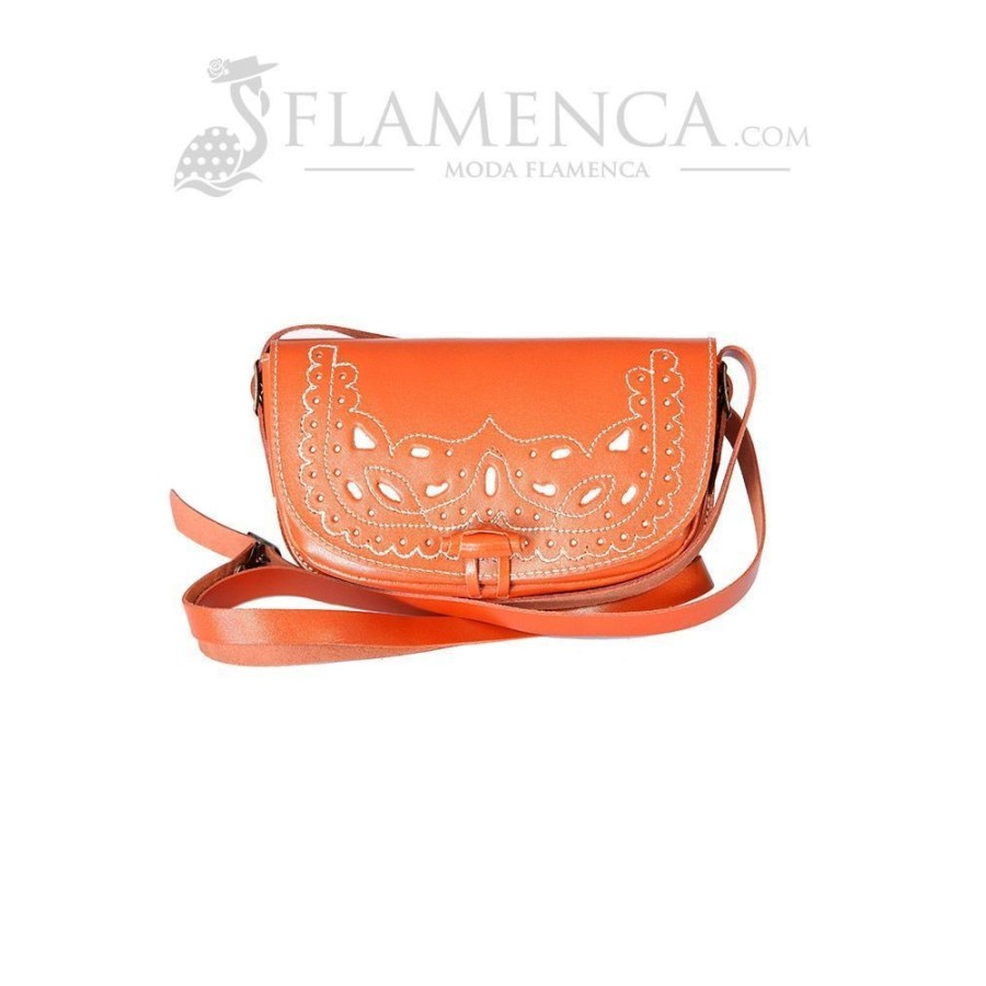 Bolso-bandolera de señora en piel picado cuero con fondo blanco