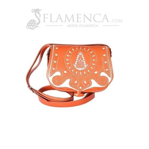 Bolso-bandolera de señora en piel picado virgen del rocío cuero con fondo blanco