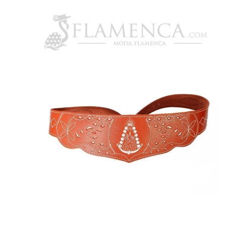 Cinturón fajín de niña en piel picado virgen del rocío cuero con fondo blanco