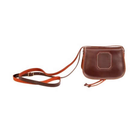 Bolso-bandolera de piel color Engrasado con Virgen del Rocío con fondo Blanco