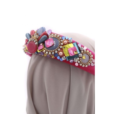 Diadema de pedrería rosa fucsia
