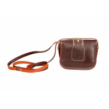 Bolso-bandolera rociero de piel color Engrasado con fondo Crema Coria