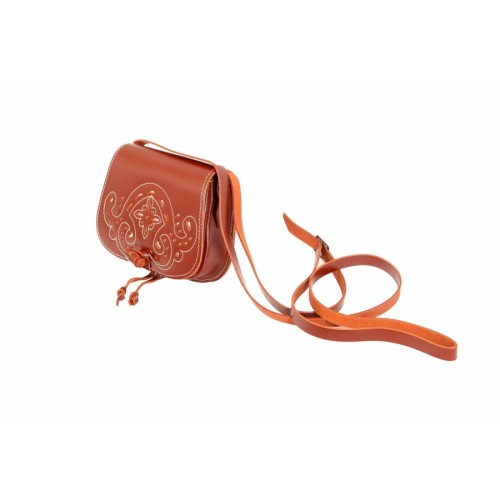 Bolso-bandolera para el Rocío en piel color Marrón con fondo Blanco