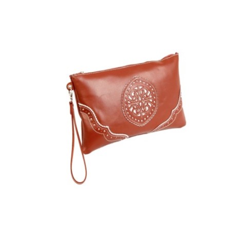 Bolso de mano rociero en piel color Marrón con fondo Blanco