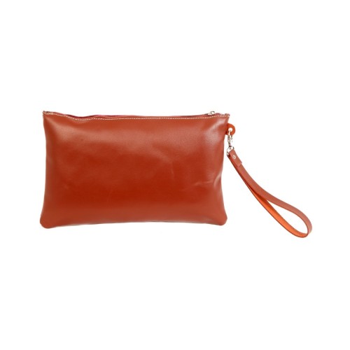 Bolso de mano rociero en piel color Marrón con fondo Blanco