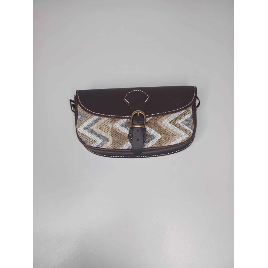 Bolso-bandolera rociero de piel color Engrasado estampado en tonos neutros Matalascañas