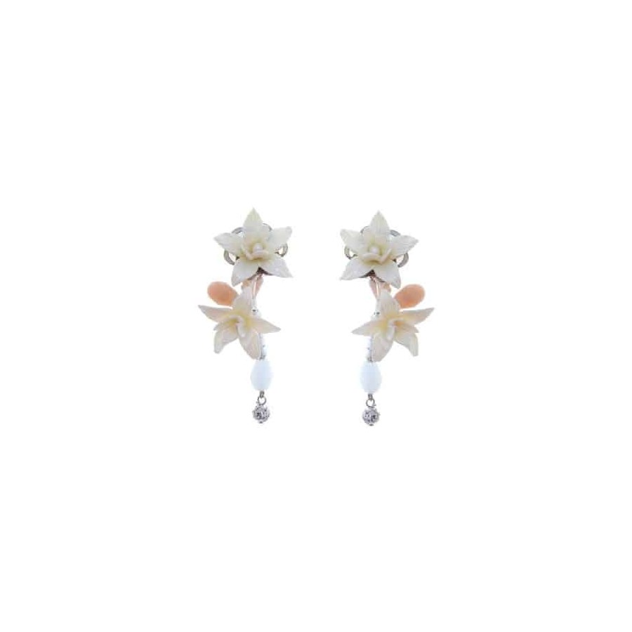 Pendientes de novia flores, cristal de Swarosvki y cristal faceteado en color rosa nude.
