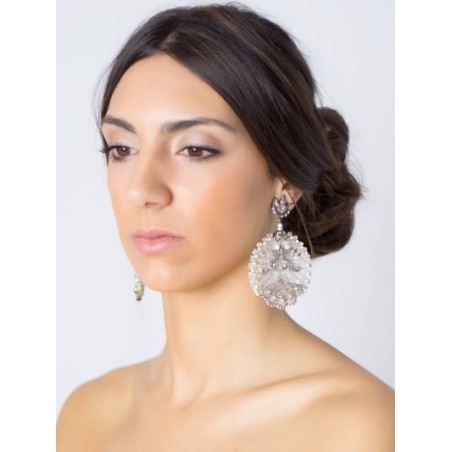 Pendientes de novia aro nacarado con adornos metal