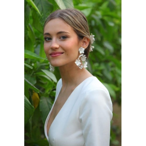 Pendientes de novia de aro de perlas de nácar, cristal de Swarovski y porcelana fría