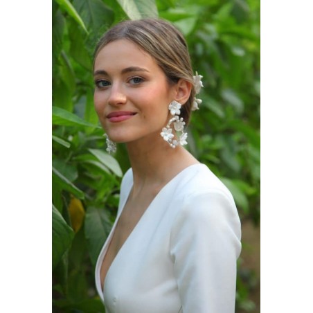 Pendientes de novia de aro de perlas de nácar, cristal de Swarovski y porcelana fría