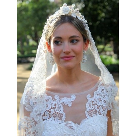 Pendientes de novia de lágrima ovalada con perlas naturales y cristal facetado