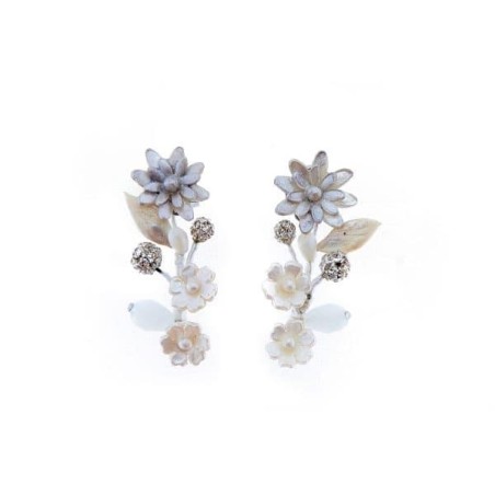 Pendientes de novia de aspecto floral blanco y plateado con cristal de Swarosvki